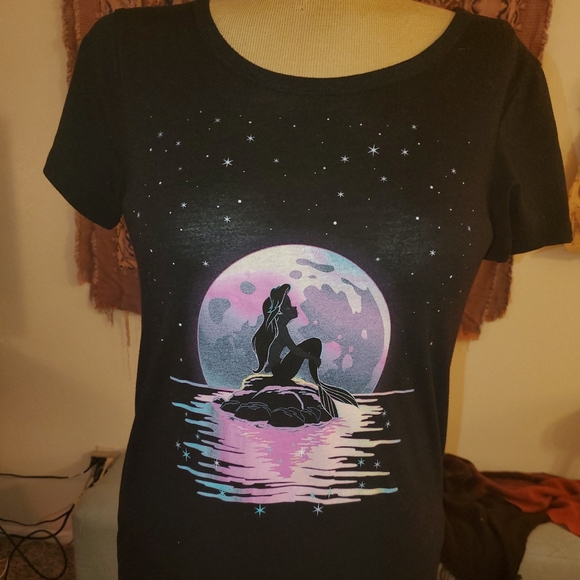 Disney Tops - Disney Little Mermaid graphic tee short sleeve